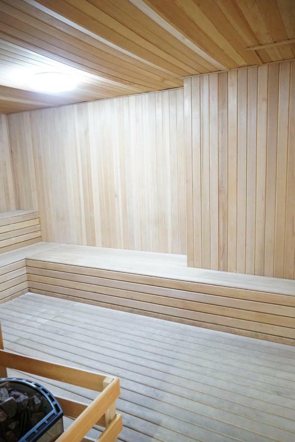 2 Carpark Gep 5 Star Hotel Bed & Sofa Studio Seri Kembangan Exterior photo